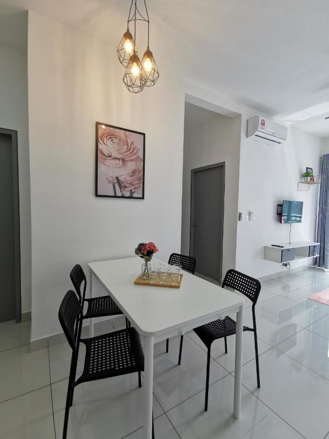 Appartamento Traders Garden Cheras Esterno foto